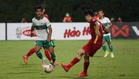 Timnas Indonesia sukses menahan imbang Vietnam 0-0 dalam laga matchday ke-3 Piala AFF 2020, Rabu (15/12/2021). Lebih fokus bertahan dan hanya mengandalkan serangan balik, Timnas Garuda kalah jauh dari segi penguasaan bola, yang hanya di angka 30 persen. (Dok. PSSI)