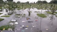 TPU Malaka, Pondok Kelapa, Jakarta Timur, yang sudah 3 hari terendam banjir, Selasa (10/2/2015) (Liputan6.com/Ahmad Romadoni)