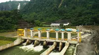 Tampak Pembangkit Listrik Tenaga Air (PLTA) Asahan 3 berkapasitas 2x87 megawatt (MW) di Kabupaten Toba, Sumatera Utara. Pembangkit berbasis energi baru terbarukan (EBT) yang memanfaatkan potensi aliran Sungai Asahan untuk menghasilkan listrik andal dan berkelanjutan bagi sistem kelistrikan Sumatra. Dok PLN