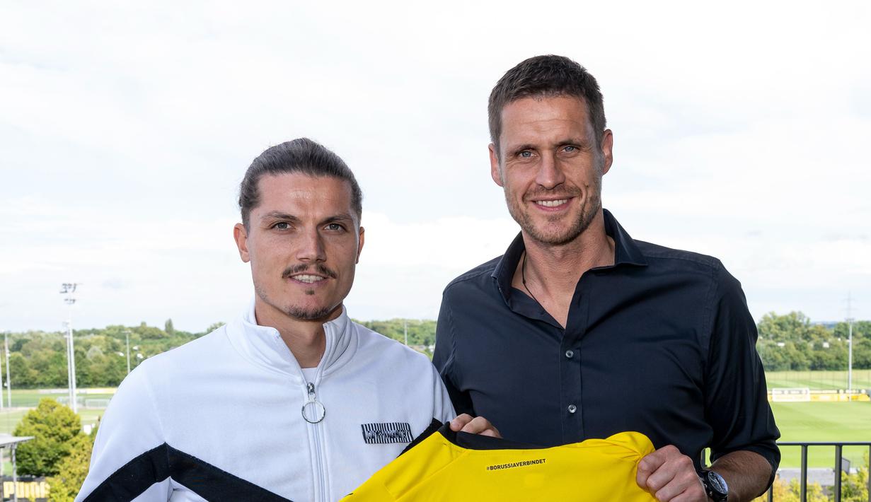 Dortmund memperkenalkan Sabitzer sebagai rekrutan anyar, Selasa (25/7/2023). Gelandang 29 tahun ini diikat kontrak selama empat tahun hingga 2027. (FOTO: twitter.com/BlackYellow)
