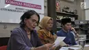 Ketua Gugus Kerja Perempuan dalam Konstitusi dan Hukum Nasional Komnas Perempuan Khariroh Ali (tengah) memberi keterangan saat konferensi pers di Kantor Komnas Perempuan, Jakarta, Senin (21/5). (Merdeka.com/Iqbal S Nugroho)