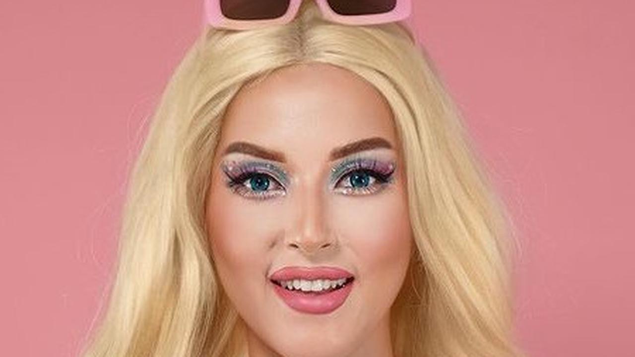 Tasya bisa dibilang sebagai influencer yang up to date soal tren make up. Ia sempat mengikuti tren make up Barbie saat film Barbie tayang di Bioskop.