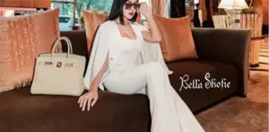 Bella Shofie dikenal sebagai selebriti yang gemar tampil glamour, yuk cek penampilannya.