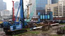 Suasana proyek pembangunan Pasar Benhil di Jakarta, Kamis (29/11).  Pasar Bendungan Hilir nantinya akan terintegrasi dengan transportasi massal MRT dan ditargetkan rampung pada tahun 2019. (Merdeka.com/Imam Buhori)