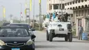 Kontingen Prancis dari Pasukan Sementara Perserikatan Bangsa-Bangsa di Lebanon (UNIFIL) berpatroli di daerah tersebut saat warga yang mengungsi kembali ke rumah mereka di wilayah Al-Qasmiyeh, Lebanon Selatan, pada Sabtu 18 April 2026. (MAHMOUD ZAYYAT/AFP)