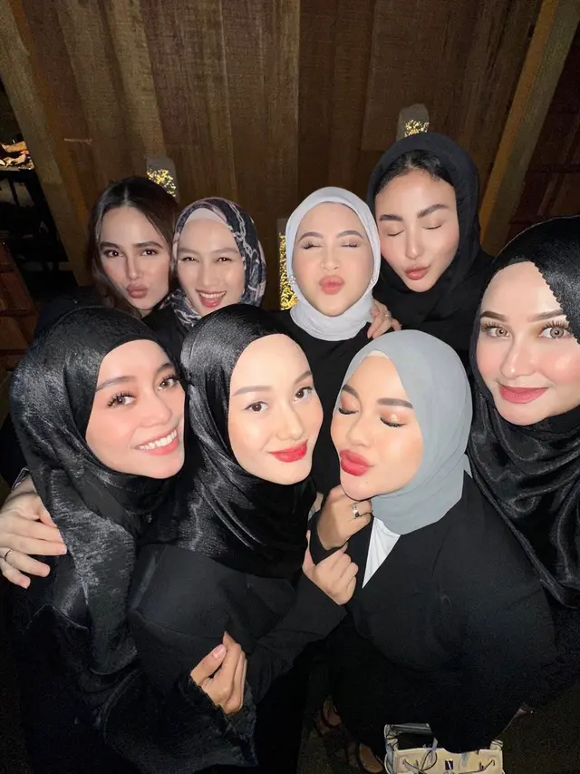 6 Potret Lesti Kejora Arisan dan Kumpul Geng Mamayu, Tampak Lebih Sumringah