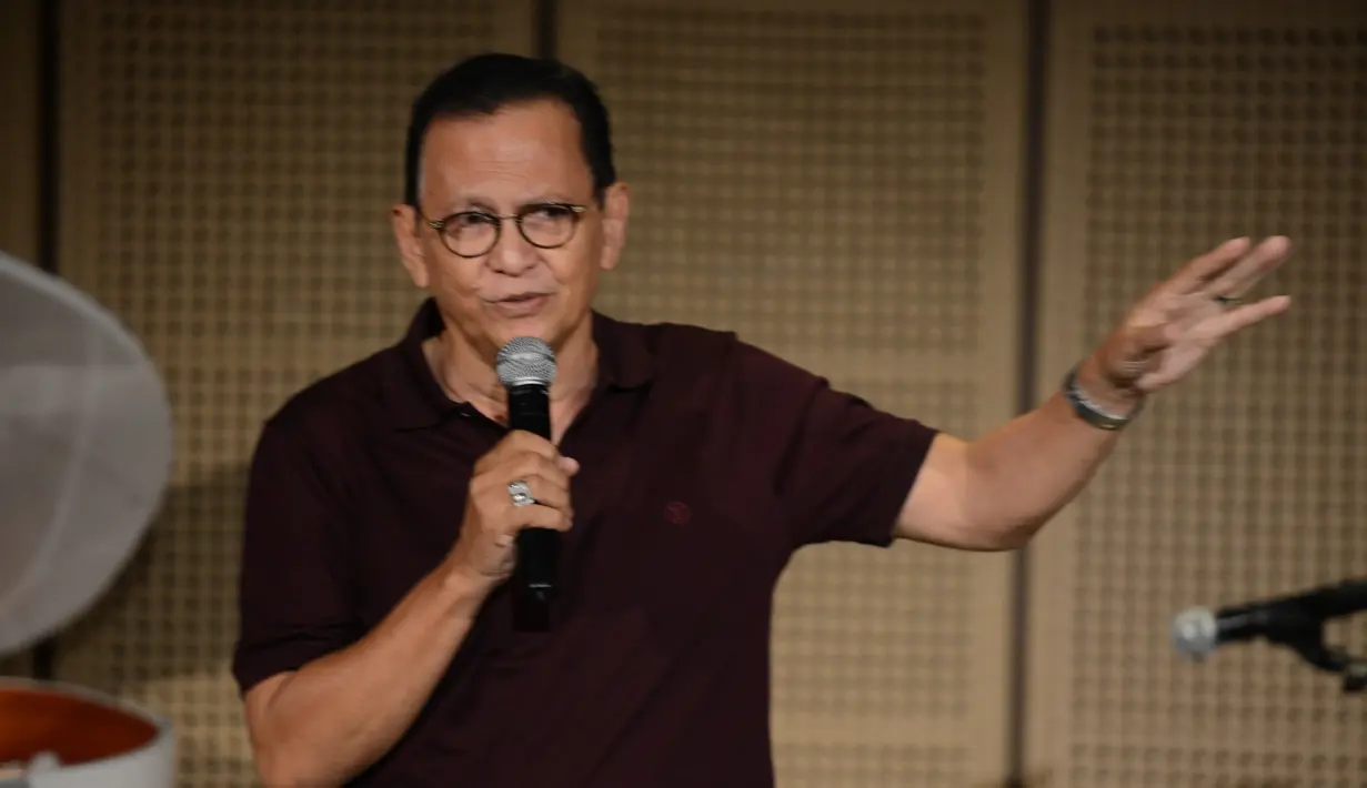 Artis senior Roy Marten, mengakui susahnya melepaskan dari jeratan narkoba. Seperti di ketahui, artis kawakan ayah Gading Marten itu pernah terjerat narkoba. Bahkan dua kali berurusan dengan polisi akibat tertangkap narkoba. (Adrian Putra/Bintang.com)