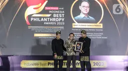 Penghargaan bergengsi ini dirilis dalam acara Indonesia Best Philanthropy Awards 2023 dengan tema “Implementasi Peningkatan Kesejahteraan Sosial dan Penjagaan Kelestarian Lingkungan dalam Pencapaian SDGs 2030”. (Liputan6.com/Angga Yuniar)