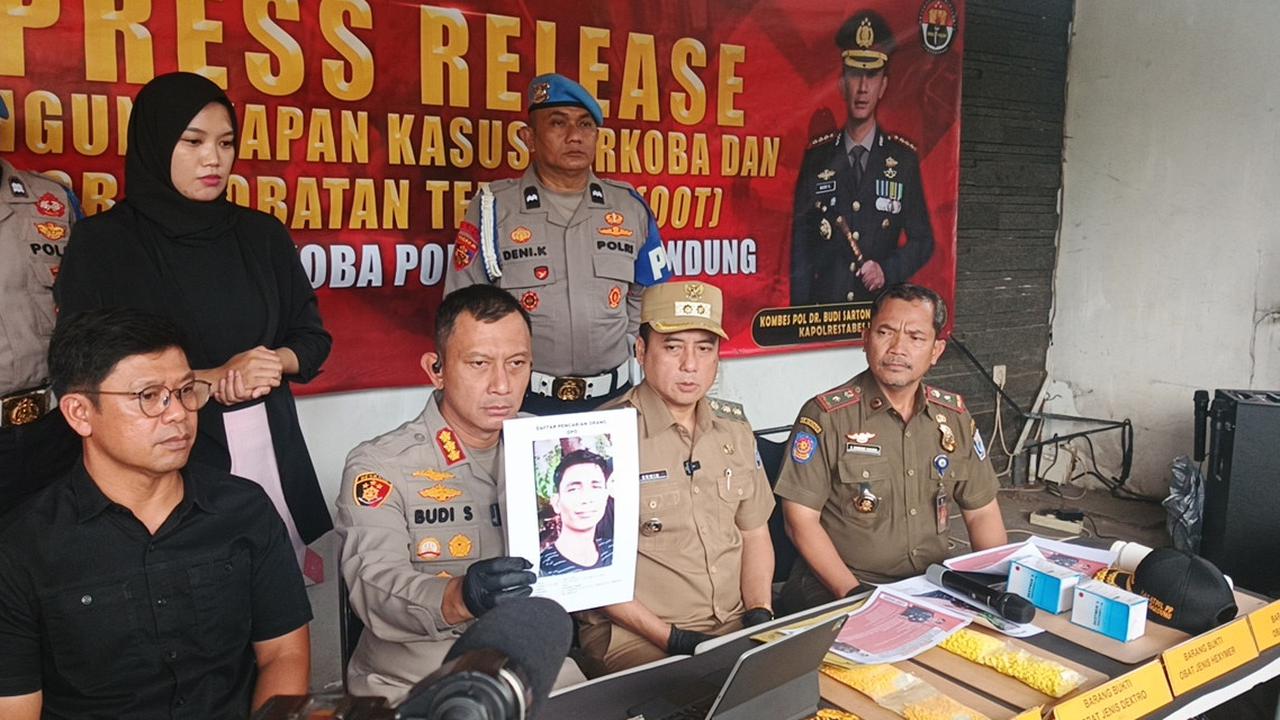 1,2 Juta Butir Obat Terlarang Ditemukan di Rumah Cibaduyut Bandung, Penghuninya Kabur Diburu Polisi