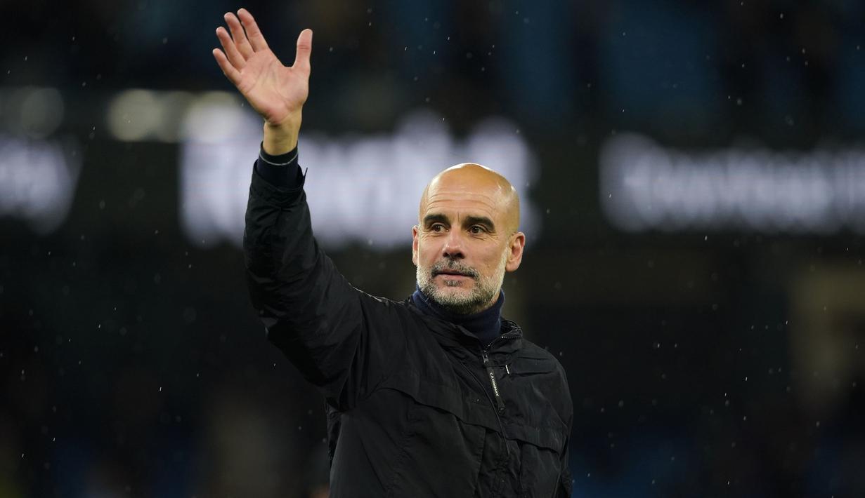 Hasil tersebut membuat Manchester City tak ingin melepaskan gelar Liga Inggris musim ini dengan mudah untuk Arsenal. Mereka kini terpaut dua poin dengan dua laga tersisa. (AP Photo/Ian Hodgson)