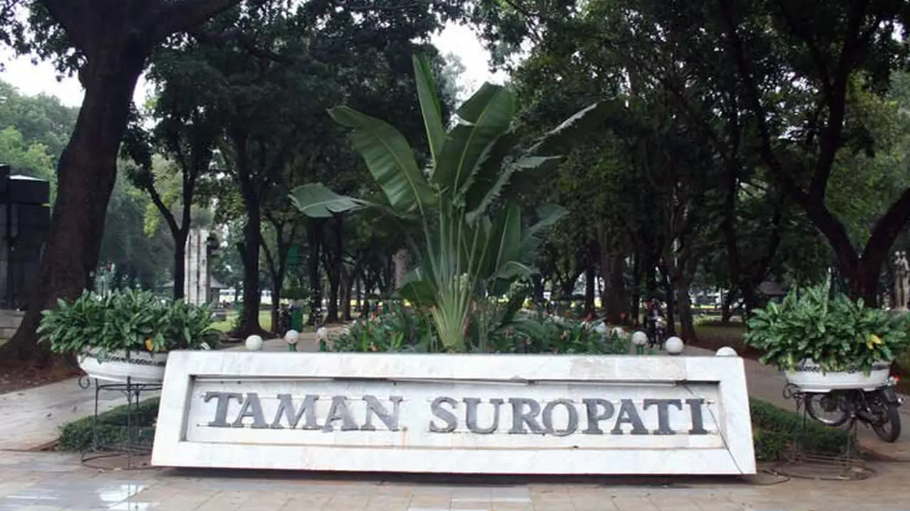 Seru, Piknik Ke Taman Kota saat Libur Akhir Pekan
