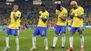 <p>Pemain Brasil,&nbsp;Vinicius Junior (kiri kedua) merayakan gol pertama timnya ke gawang Korea Selatan bersama rekan-rekannya saat laga 16 besar Piala Dunia 2022 yang berlangsung di 974 Stadium, Selasa (06/12/2022). (AP/Jin-Man Lee)</p>