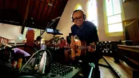 Dari Pengamat Musik, Donny Verdian Akhirnya jadi Penyanyi