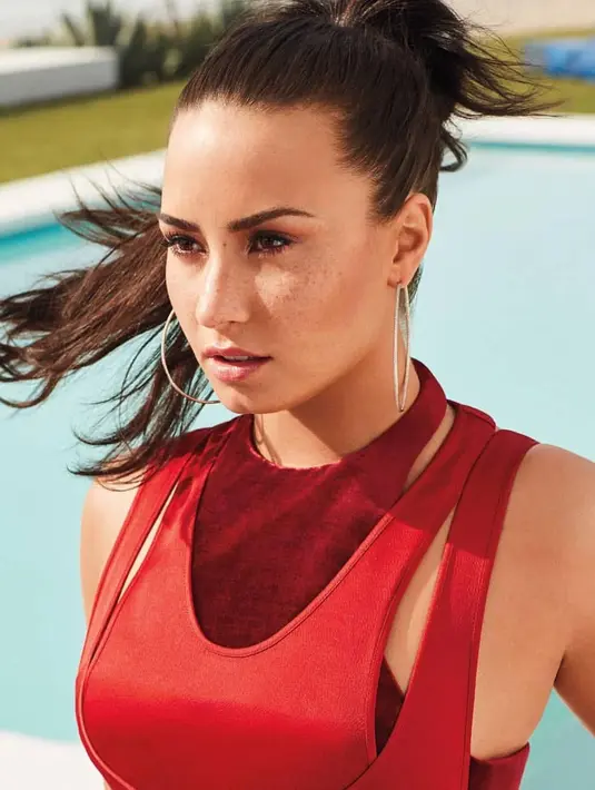 "Pertama kali aku memikirkan soal bunuh diri saat berusia tujuh tahun," ujar Demi. (instagram/ddlovato)