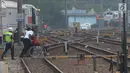 Suasana di Stasiun Senen, Jakarta, Jumat (8/6). Berdasarkan data yang dihimpun humas Stasiun Pasar Senen, jumlah keberangkatan penumpang sampai hari ini mencapai 24.922 ribu. (Merdeka.com/Imam Buhori)
