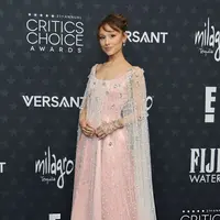 Intip penampilan detail Ariana Grande di Critics Choice Awards 2026 (@arianagrande)