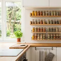 Ide Rak Bumbu untuk Dapur yang Tidak Memiliki Banyak Kabinet, Solusi Dapur Tetap Rapi. (Gambar: AI Generated)