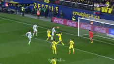 Berita video highlights Villarreal vs Real Madrid yang berakhir dengan skor 3-2 untuk Los Blancos. This video presented by BallBall.