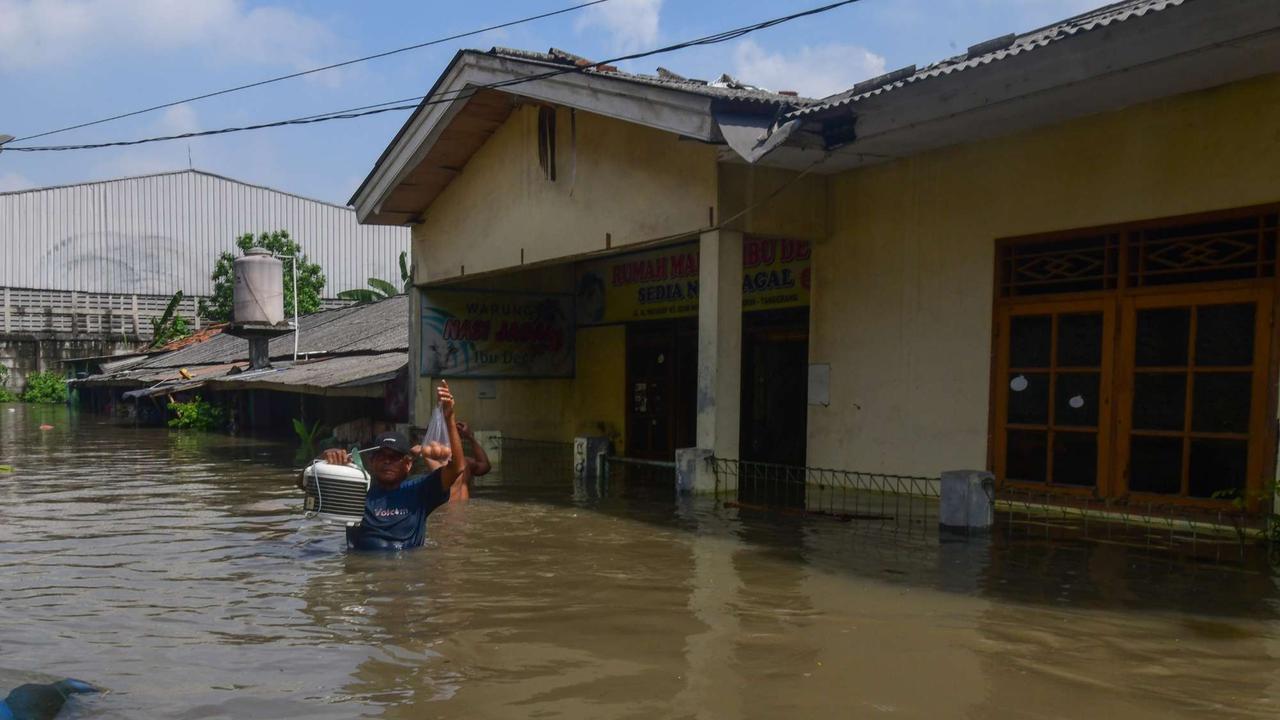 Banjir rendam permukiman di Cipondoh Tangerang