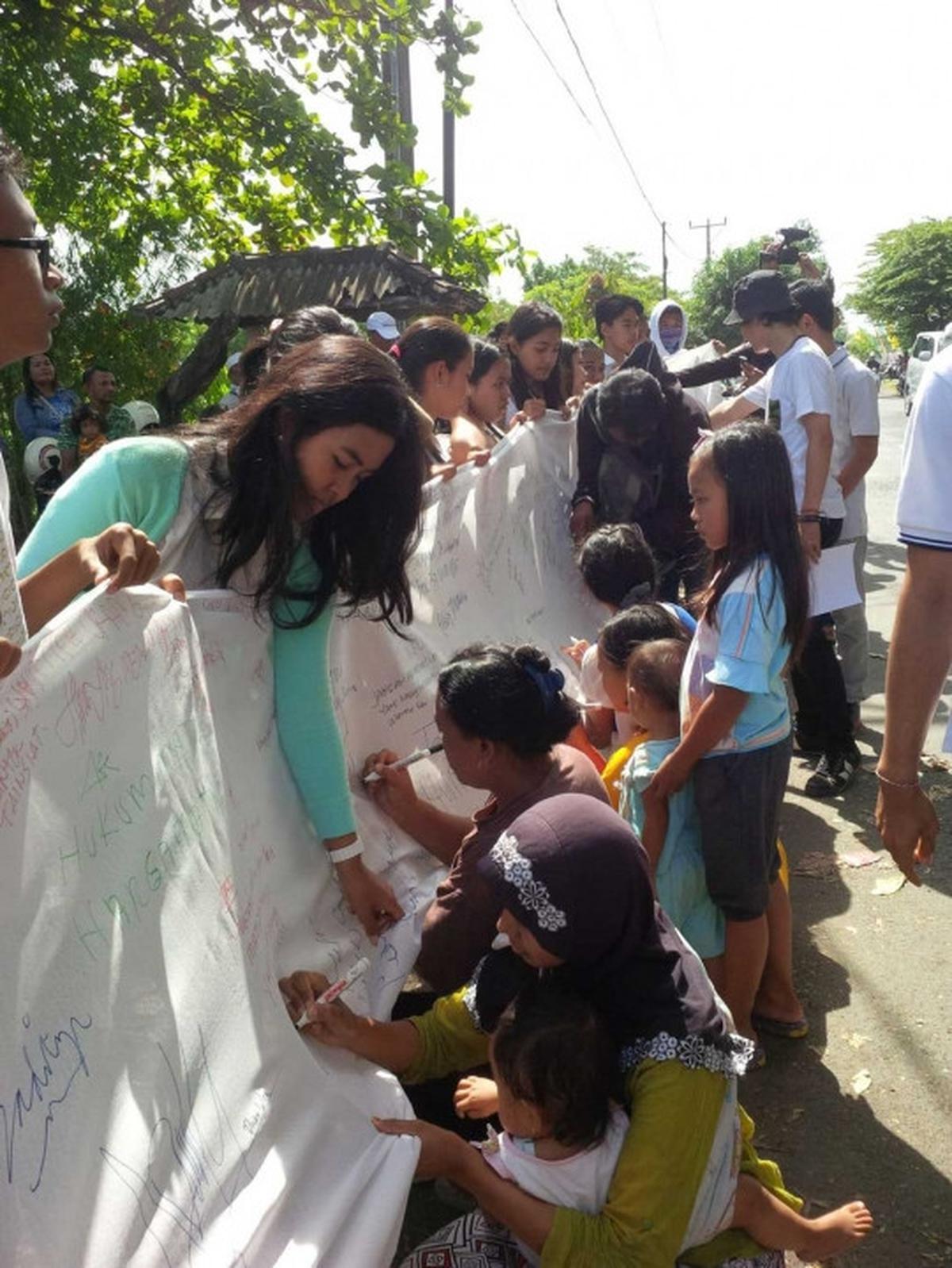 Aksi seribu tanda tangan untuk Angeline