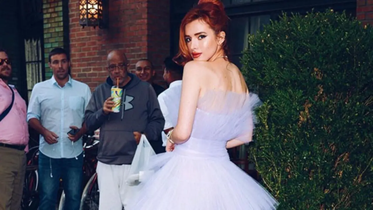 [Bintang] Bella Thorne