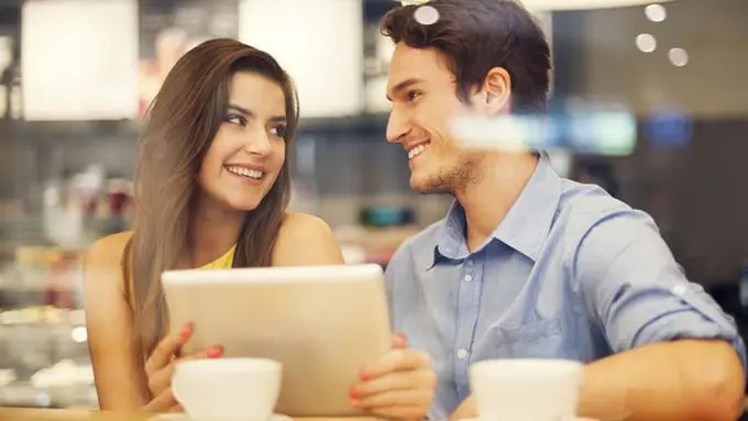 Kesan pertama yang baik/copyright Shutterstock.com