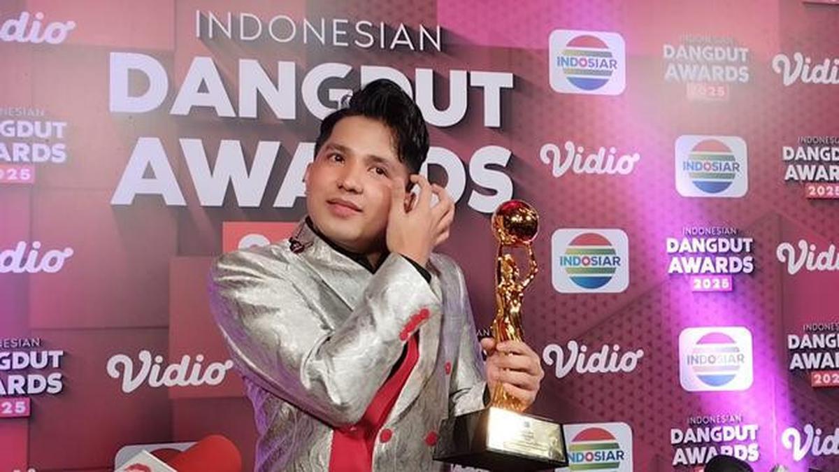 Jirayut Raih Piala Penyanyi Dangdut Solo Pria Terpopuler IDA 2025, Minta Jangan Dipanggil Pelawak Lagi