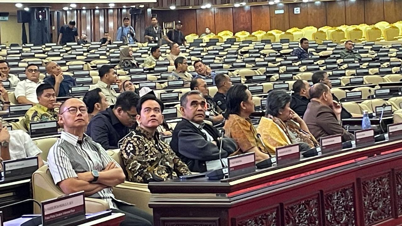 Gibran Gladi Bersih Pelantikan Wapres Bareng Pimpinan MPR, Saksikan Prosesi Lewat Layar Besar