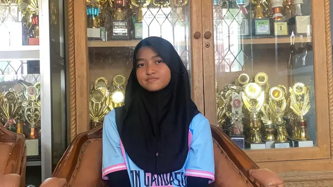 Tangis Siswi SD Ini Pecah, Gagal Selesaikan Olimpiade Sains Akibat Listrik Padam