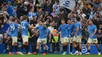 Para pemain Brighton merayakan gol pertama dalam pertandingan Liga Inggris antara Brighton & Hove Albion dan Arsenal di Brighton, Inggris, Sabtu, 19 September 2026. (Foto AP/Kin Cheung)