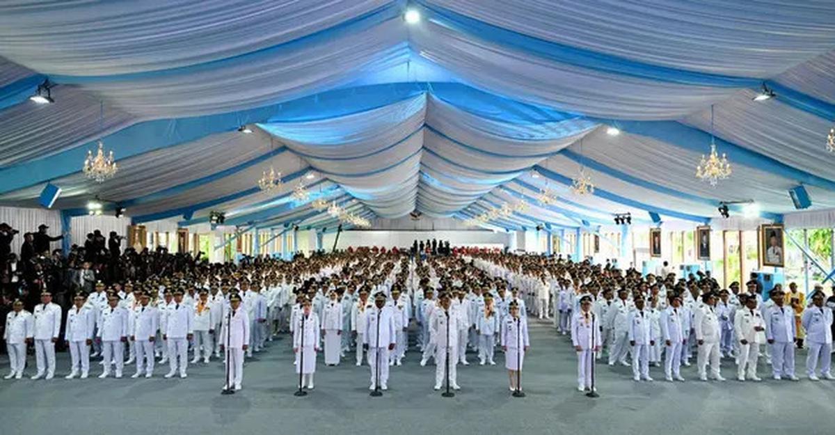 Momen Bersejarah Pelantikan Serentak Kepala Daerah Pertama di Indonesia