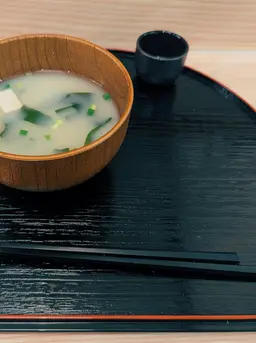 Temukan 5 Benefit dari miso soup untuk anak yang tak terduga./ Photo by note thanun on Unsplash.