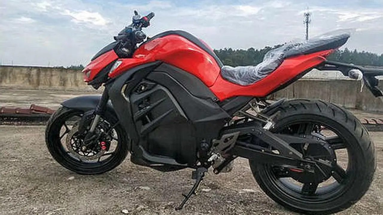 Kembaran motor Kawasaki Z1000 asal Cina