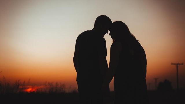 40 Kata-Kata Mutiara Seputar Cinta Romantis, Menyentuh Hati - Ragam Bola.com