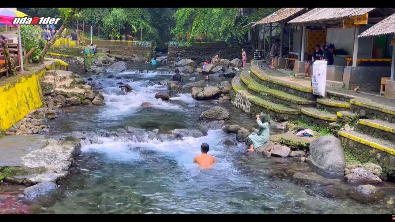 Airnya Sebening Kaca