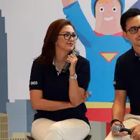 Salah mendidik anak bisa menjadi fatal akibatnya. Sejak sedini mungkin, mendidik anak harus dengan hati-hati karena mendidik anak bukan perkara mudah. Lantas seperti apa cara Donna Agnesia dan Darius Sinathrya mendidik anaknya? (Deki Prayoga/Bintang.com)