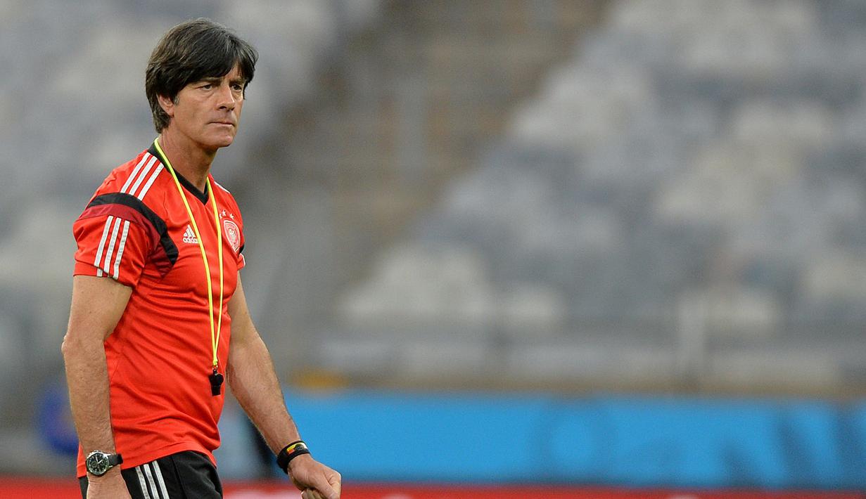 Pelatih Timnas Jerman Joachim Low saat melatih di Estadio Mineirao, Brazil (07/07/2014).  (EPA/Peter Powell) 