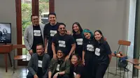 Tulus, Sal Priadi, Kunto Aji, Idgitaf dan Dere, lima musisi Indonesia yang akan bersatu dalam sebuah tur kolaborasi bertajuk tur SAMA SAMA, dalam konferensi pers jelang tur. (Foto: Ruly Riantrisnanto)
