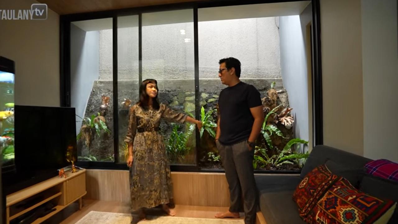 Sejuk dan Nyaman, Andre Taulany Melongo Melihat Potret Rumah Mewah Penyanyi Fathia Izzati