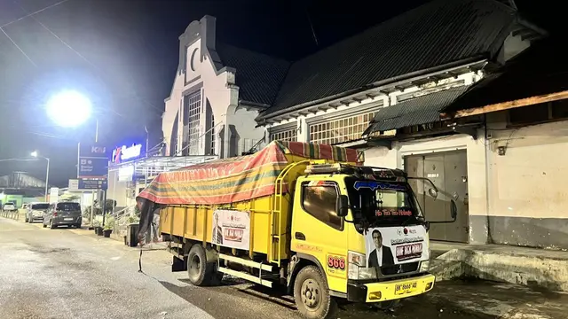 Anggota Komisi VII DPR, Bane Raja Manalu, mengirim bantuan kemanusiaan untuk korban banjir bandang dan tanah longsor di Kabupaten Tapanuli Tengah, Sumatera Utara. (Istimewa)