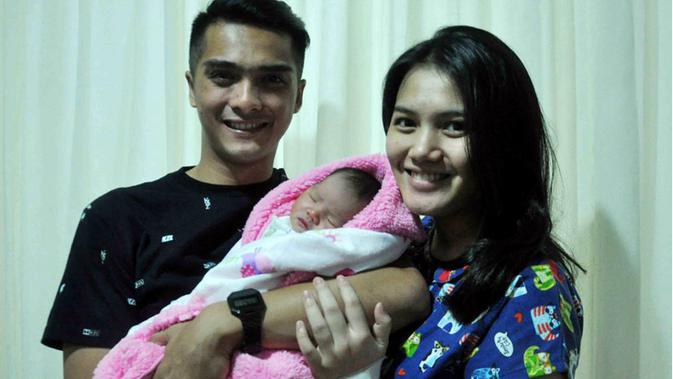Ricky Harun Perlihatkan Foto Ekspresi Lucu Anak Pertamanya 