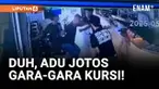 Rekaman CCTV berdurasi 1 menit memperlihatkan mahasiswa tengah duduk, lalu terlibat cekcok dengan mahasiswa lain. Tak lama kemudian, tiga orang langsung menganiaya korban secara membabi buta!