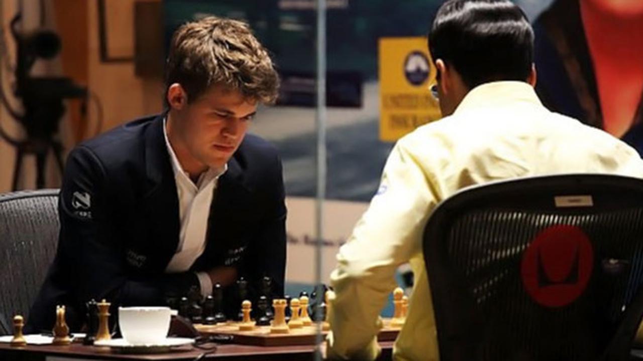 Magnus Carlsen Frustrasi Setelah Kekalahan Mengejutkan dari Gukesh di Norway Chess 2025