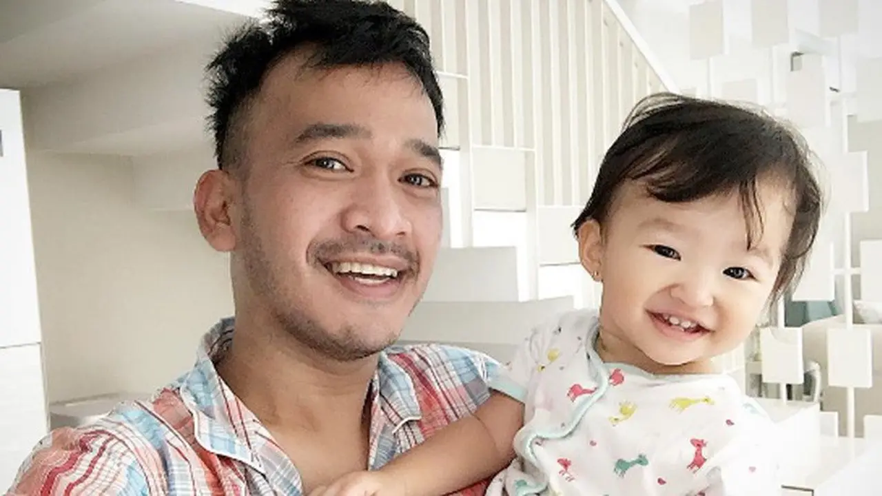 Begini wajah Ruben Onsu dan Thalia Putri yang belum mandi tapi asyik selfie