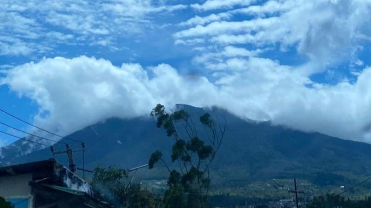 Gunung Gede Pangrango Ditutup, Masyarakat di kaki Gunung Diimbau Waspada