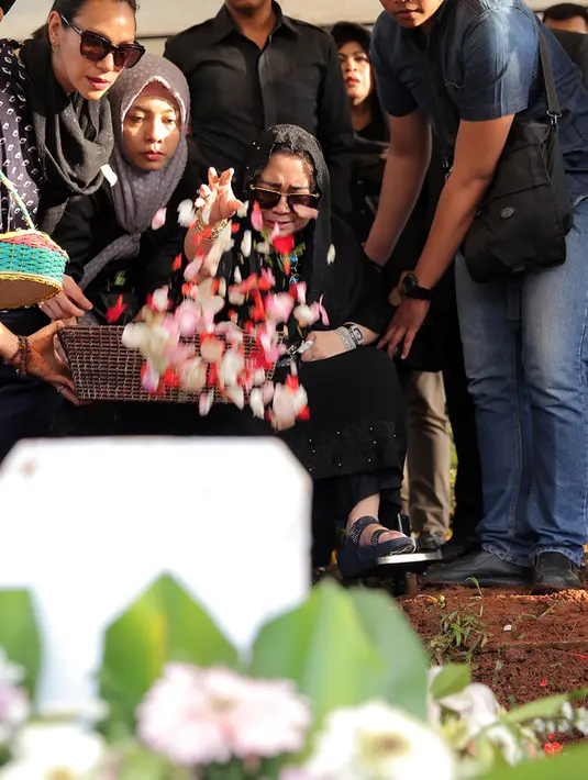 Tidak banyak pesan yang disampaikan almarhum sebelum menghembuskan napas terakhir kepada anak-anaknya. Menurut Anjas, sang ayah hanya senang ketika melihat anaknya bahagia. (Deki Prayoga/Bintang.com)