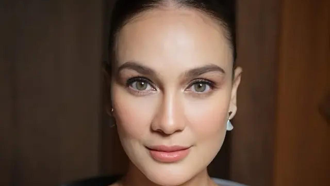 Gaya Mewah Serba BVLGARI Luna Maya di Momen Resepsi, Total Perhiasannya Capai Rp5,3 Miliar