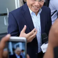 Mario juga menjelaskan bahwa, setelah ulangtahun ke-17 Mario bertemu dengan Ario. Saat itu ia menolak menggunakan nama Ario. Bahkan ia lebih memilih menggunakan nama Kiswinar. Entah kenapa sekarang dengan nama Ario Kiswinar Teguh.(Nurwahyunan/Bintang.com)