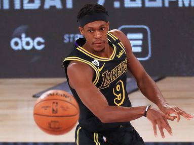 Rajon Rondo menuai kesuksesan bersama Celtics dengan meraih gelar juara NBA walapun awalnya di-draft oleh Phoenix Suns pada tahun 2006. Rondo juga sukses mengantarkan Lakers menjuarai NBA pada 2020 lalu. (Getty Images via AFP/Mike Ehrmann)