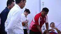 Presiden Joko Widodo menjenguk Anthony Sinisuka Ginting di Asian Games 2018. (Instagram Jokowi)